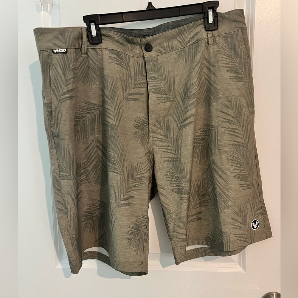EUC Kirra Australia HSD Palm Print Shorts, Size 38